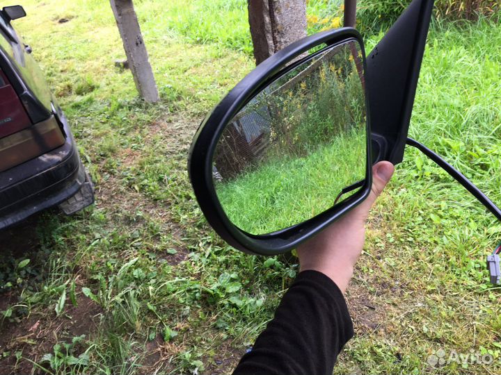 Зеркало заднего вида левое на nissan qashqai j10