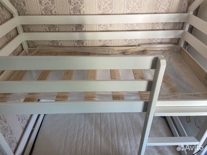 Кровать двухьярусная домик. С ящиками