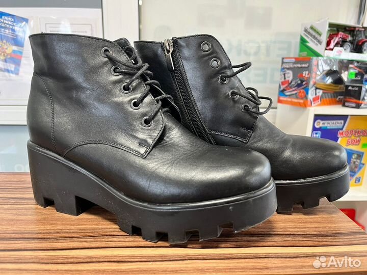 Ботинки женские 38
