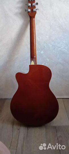Акустическая гитара martinez