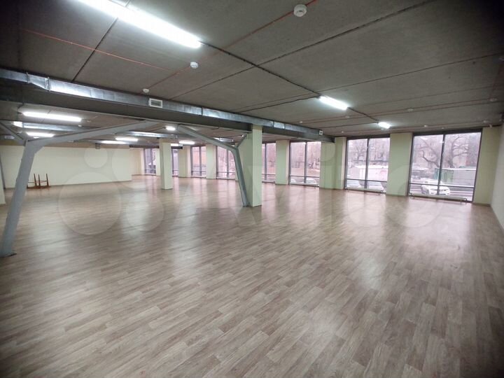 Свободного назначения, 980 м²