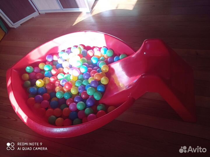 Сухой бассейн с горкой с шариками бу
