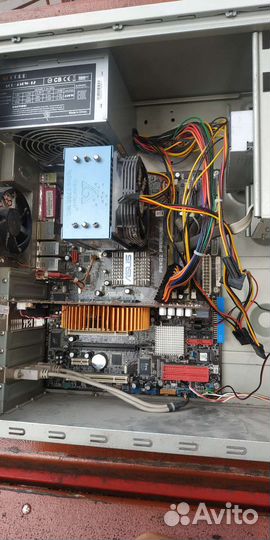 Материнская плата с процессором и памятью