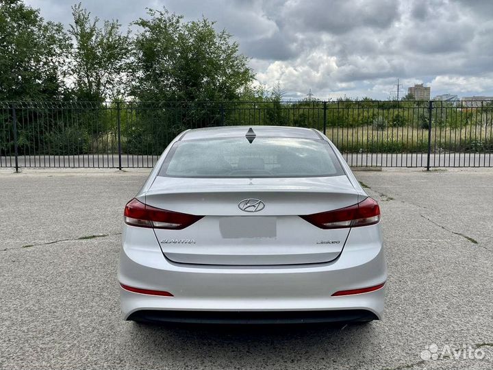 Hyundai Elantra, 2017