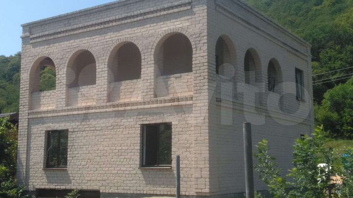 Дом 200 м² на участке 7 сот.