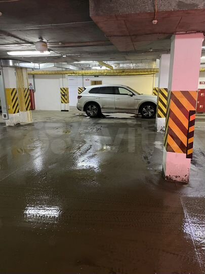 Машиноместо, 14 м²