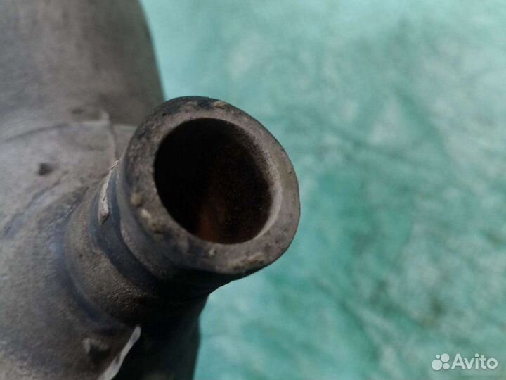 Патрубок системы охлаждения Ford Mondeo 1 1.8L