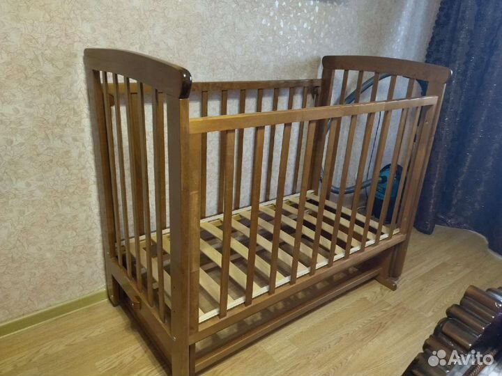 Продам детскую кроватку новую с новым матрасом