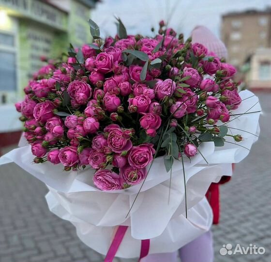 Букет кустовых роз / пионовидные розы