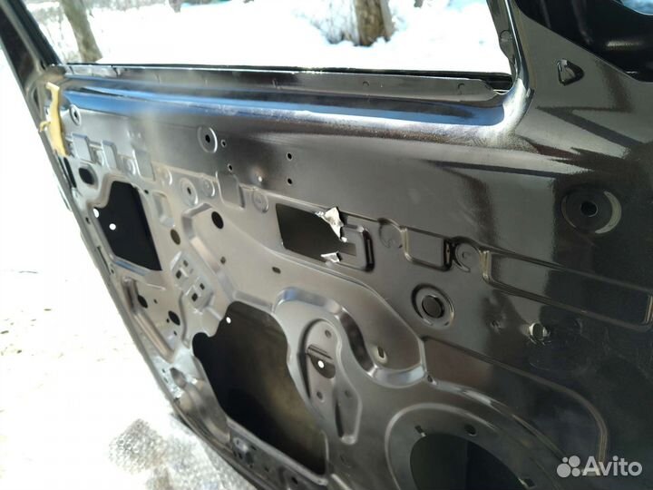 Дверь передняя левая largus cross