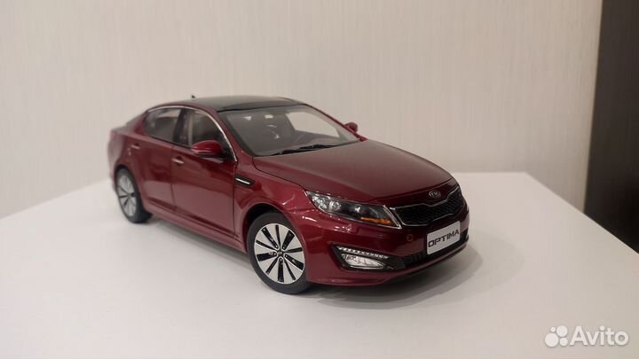 1:18 KIA Optima K5 красная