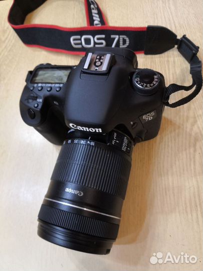 Зеркальный фотоаппарат Canon 7d