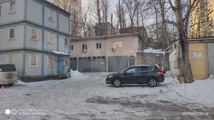 Здание, 303.9 м²