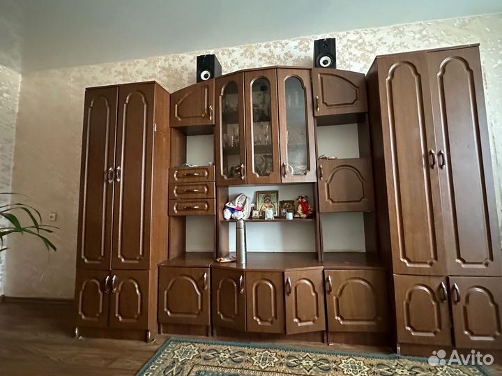 Стенка в гостиную
