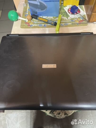 Ноутбук тошиба на запчасти с зарядным устройством