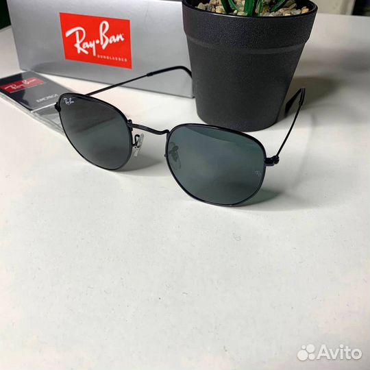 Солнцезащитные очки Ray-Ban