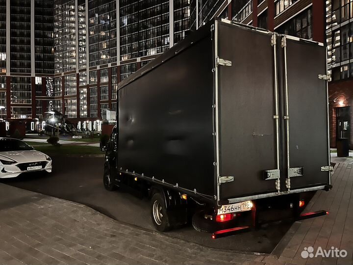 Водитель экспедитор на своем грузовом авто