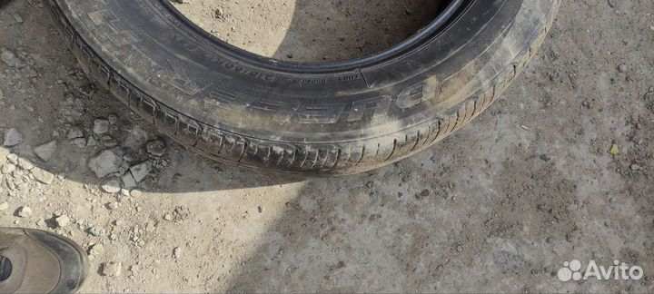 Bridgestone Dueler H/T 843 215/60 R17