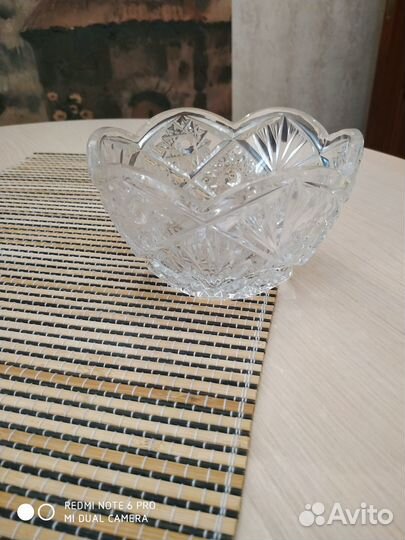 Хрустальные: ладья, вазочка и салатница