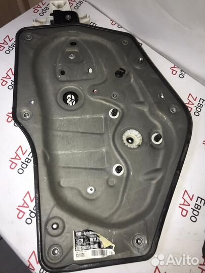 Стеклоподъемник задний левый Skoda Superb II