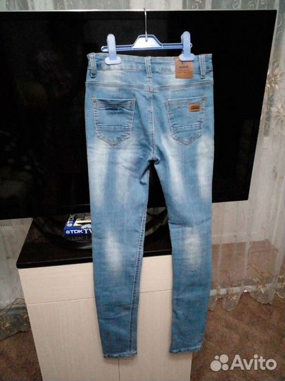 Джинсы женские