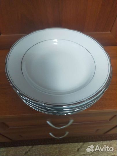 Набор глубоких и порционных тарелок японских