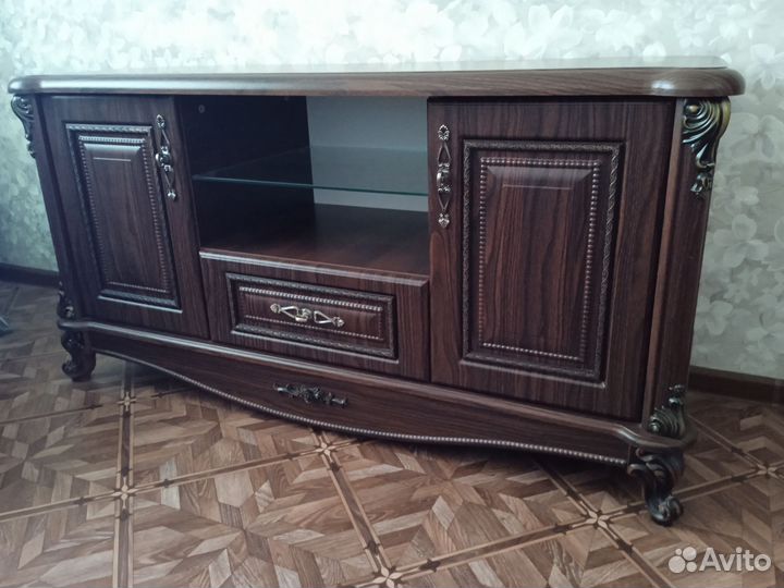 Тумба под телевизор