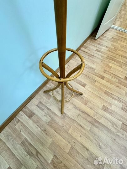 Вешалка напольная из массива дерева