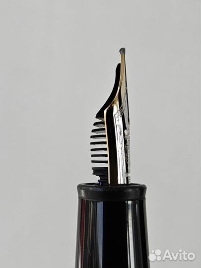 Перьевая ручка Montblanc 145 diamond