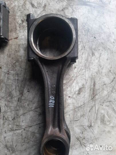 Шатун Hyundai D6AV 2000