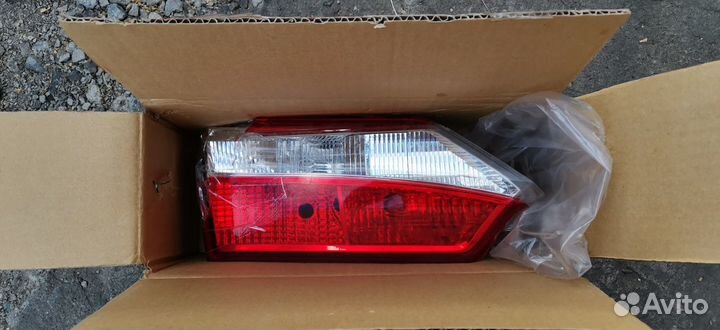 Фара задняя левая на тойоту королла