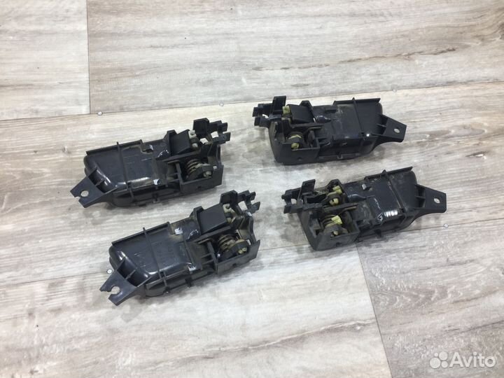 Ручка двери внутренняя левая правая Pajero 3