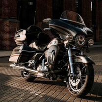 Harley Davidson Electra Glide CVO 110