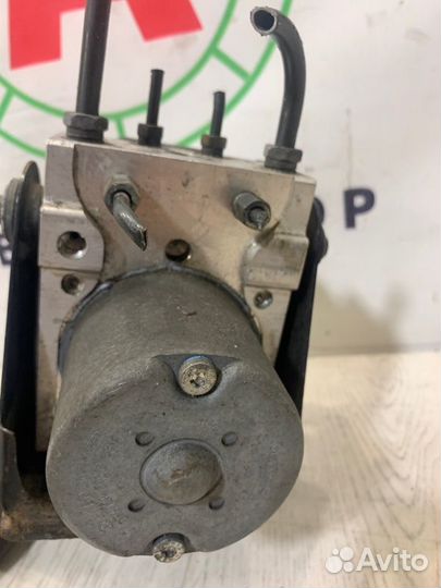 Блок абс Toyota Avensis T25 1zzfe 2007