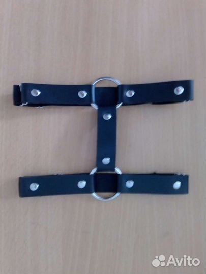 Чёкер на ногу