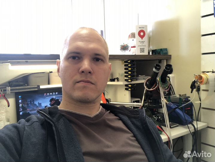 Мастер по ремонту смартфонов. Видеомейкер