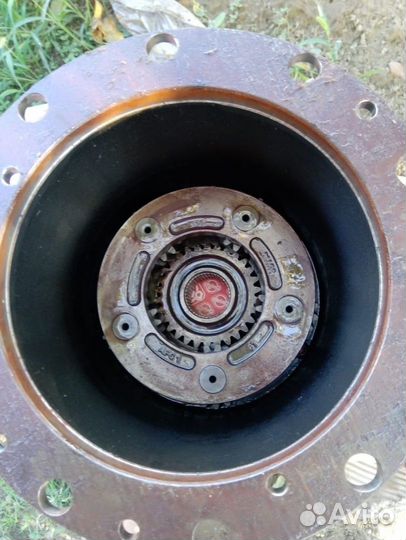 Редуктор бортовой задний левый на MAN TGA