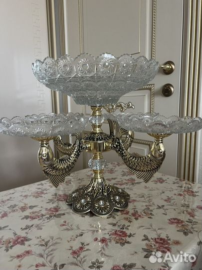 Baзa для фpуктов и сладостей этажеpка