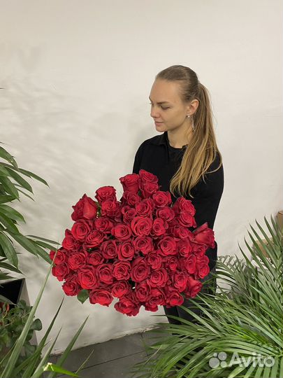 Букет красных роз сорт freedom