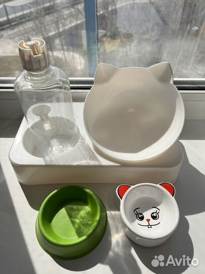 Корм и кормушка для ежа