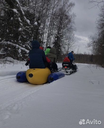 Водный надувной банан для катания