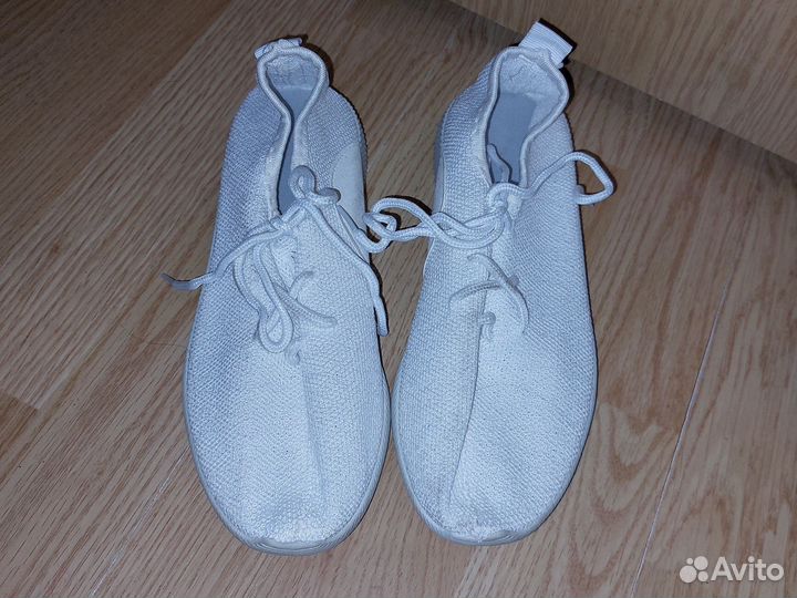 Кросовки белые женские 36р