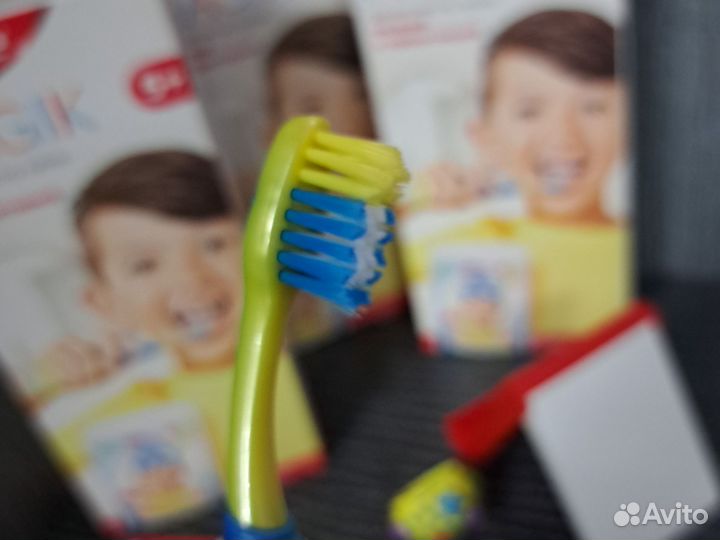 Зубная щетка colgate magik, мягкая, 5+