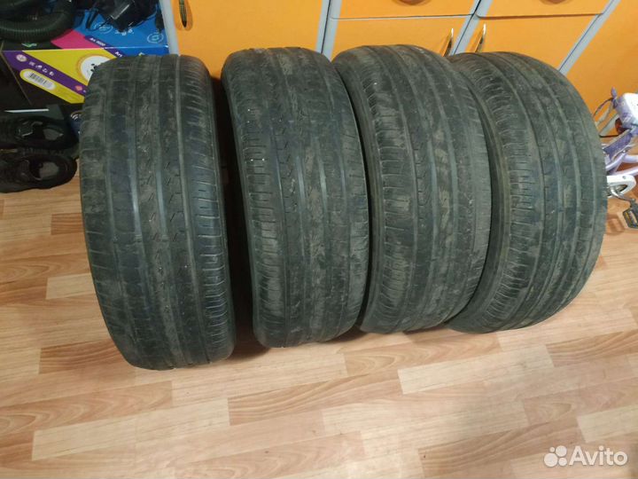 Pirelli Carrier 235/65 R17