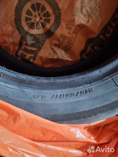 Yokohama BluEarth E70 215/55 R17 94