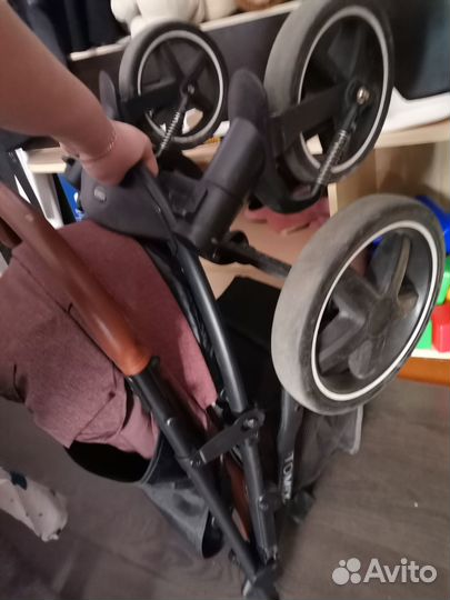 Прогулочная коляска tomix