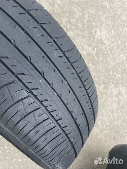 Yokohama 104ZR 215/55 R17