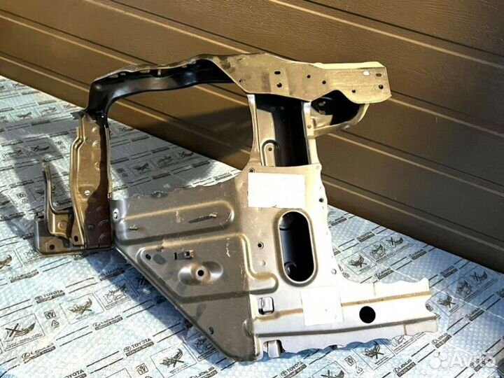 Суппорт фары правый Lexus Lx 15-21