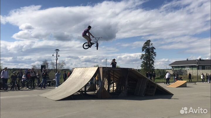 Трюковой велосипед BMX