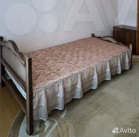 Кровать